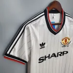 Camiseta Retro Manchester United FC Visitante 1983 - Fútbol Club Vintage